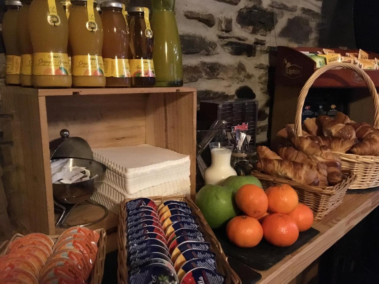 ホテルLe Bon Accueil Bagnères-de-Luchon エクステリア 写真